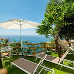 Nina Bed & Breakfast
